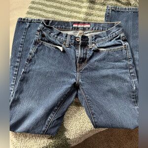 Men's Tommy Hilfiger Blue Jeans.  Size 28x 30. Good used condition.